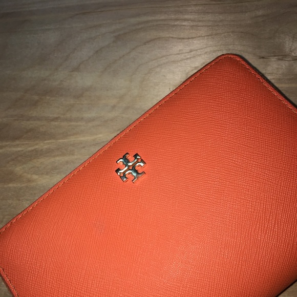 SOLD Tory Burch wristlet - Picture 1 of 5